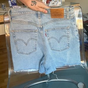 Levi’s shorts